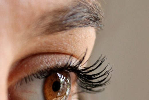 Comment traiter le relâchement cutané des yeux grâce au laser à La Seyne-sur-Mer, Six-Fours-les-Plages ?